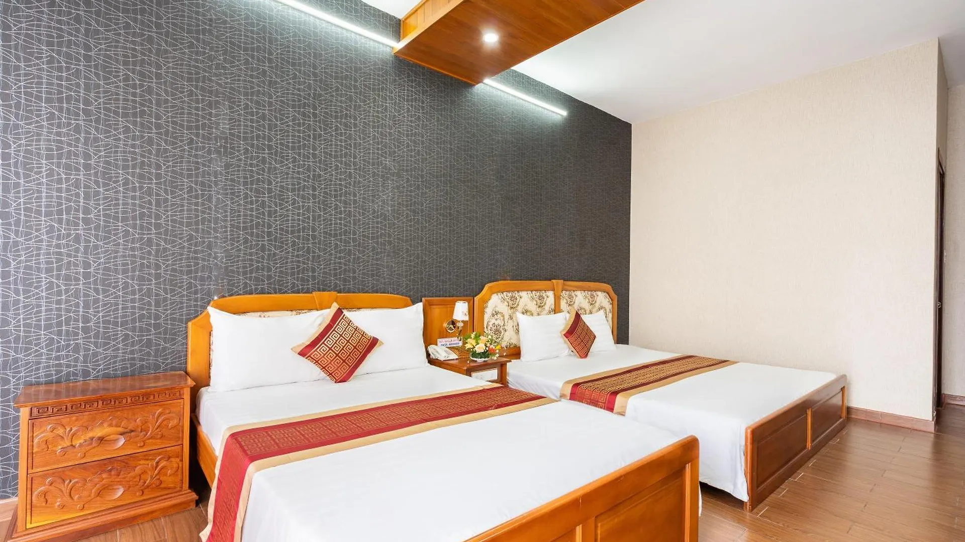 Sai Gon Airport Hotel Ho-Chi-Minh-Stadt 0*,  Vietnam